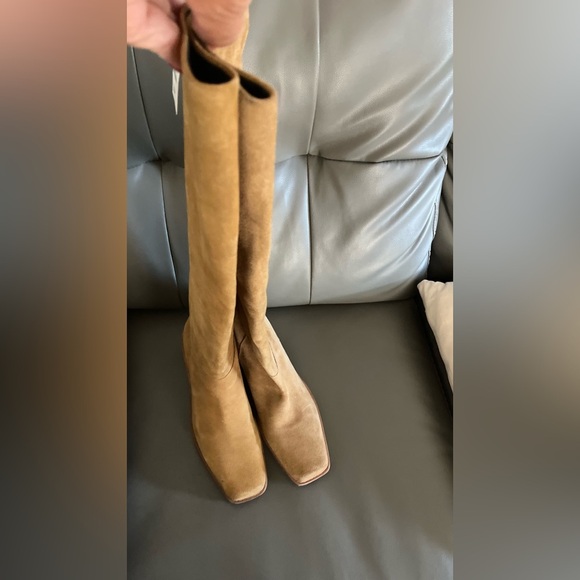 NWT ZARA 100% COW Boots size USA 7.5 38
USA 8 49
🚨FINAL PRICE NO ACCEPT OFFER - Picture 11 of 16